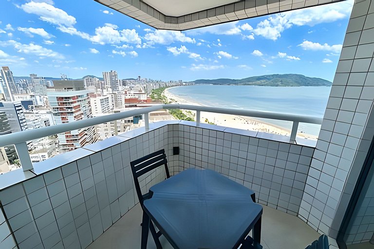 Desfrute do Conforto à Beira-Mar: Vista Exclusiva
