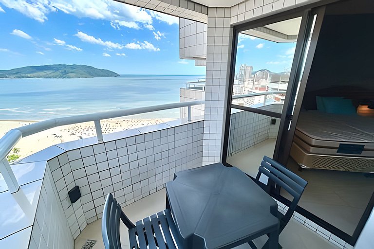 Desfrute do Conforto à Beira-Mar: Vista Exclusiva