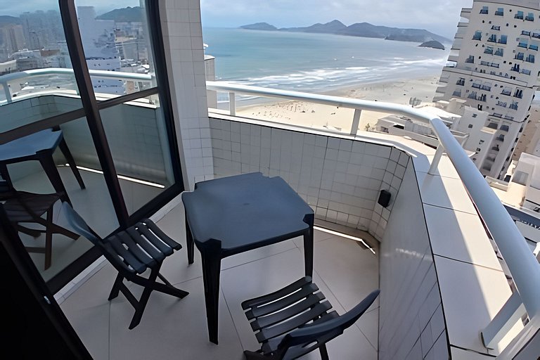 Vista Espetacular: Onde o Mar Encontra o Céu