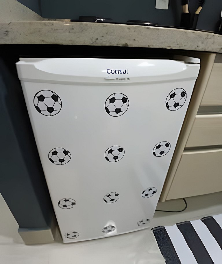 Futebol e Praia: Emoção à Beira-Mar com Piscina