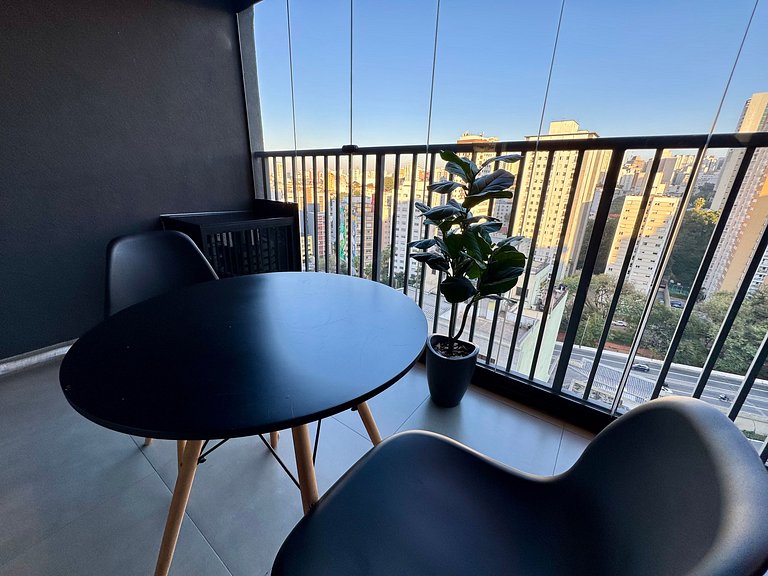 Studio moderno com sacada prox. Paulista