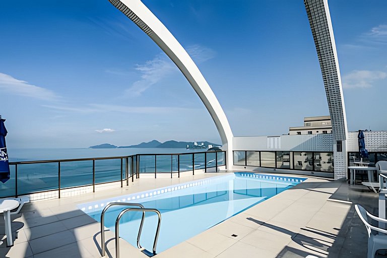 Beachfront: Varanda, Piscina e Por do Sol