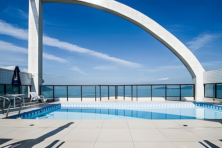 SHB - Beachfront: Varanda, Piscina e Por do Sol