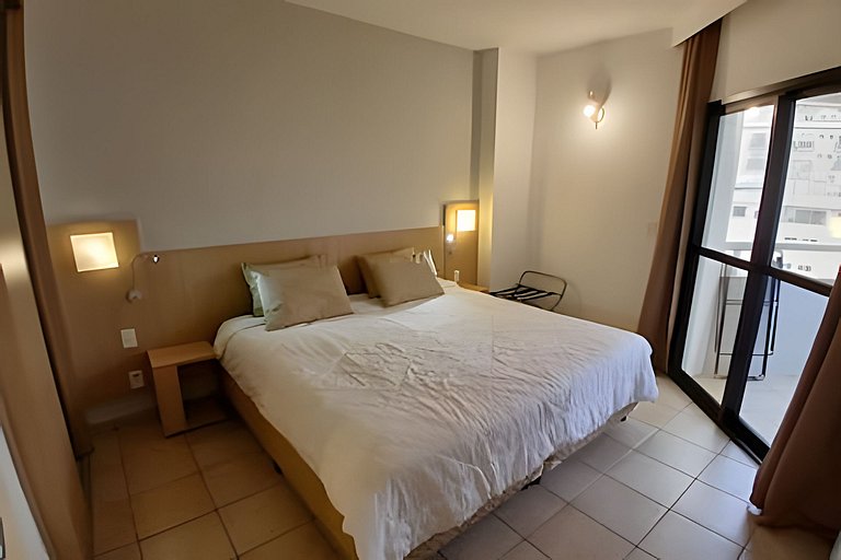 Beachfront: Varanda, Piscina e Por do Sol