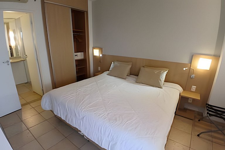 Beachfront: Varanda, Piscina e Por do Sol