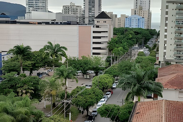Praiamar Shoppping ao Lado, Praia a Poucos Passos