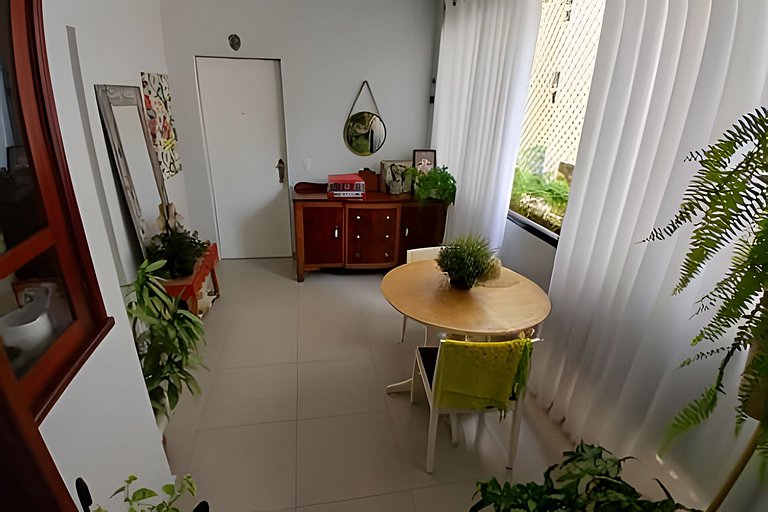 SHB - Oásis Tropical: Conforto e Estilo no Guarujá