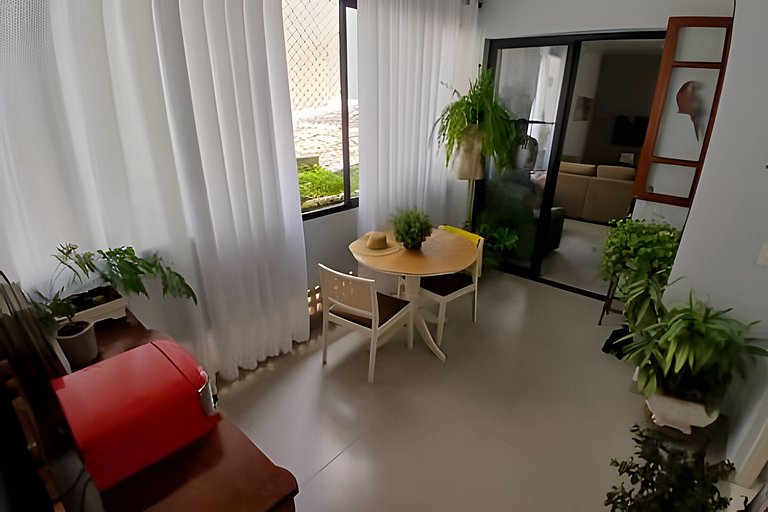 SHB - Oásis Tropical: Conforto e Estilo no Guarujá