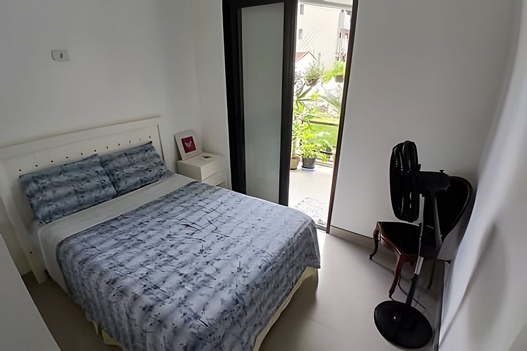 SHB - Oásis Tropical: Conforto e Estilo no Guarujá