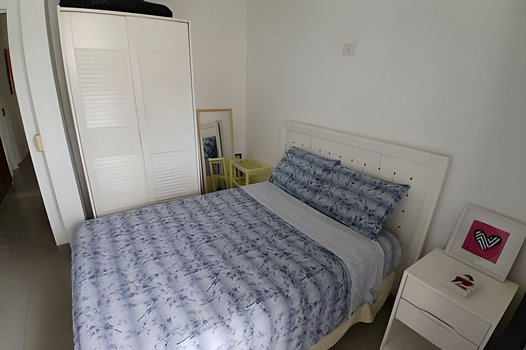 SHB - Oásis Tropical: Conforto e Estilo no Guarujá