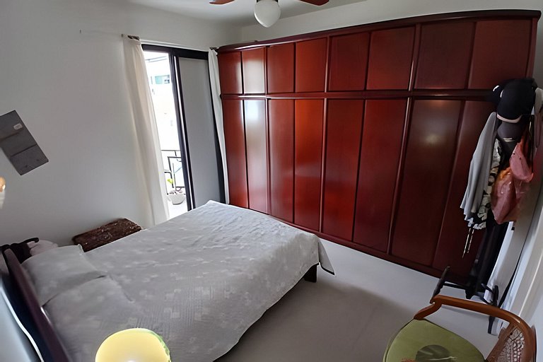 SHB - Oásis Tropical: Conforto e Estilo no Guarujá