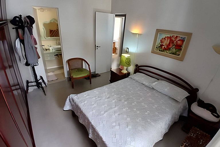 SHB - Oásis Tropical: Conforto e Estilo no Guarujá