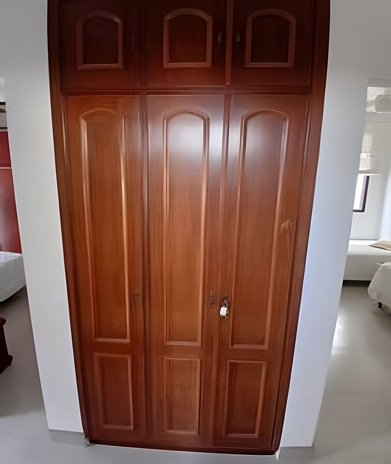 SHB - Oásis Tropical: Conforto e Estilo no Guarujá