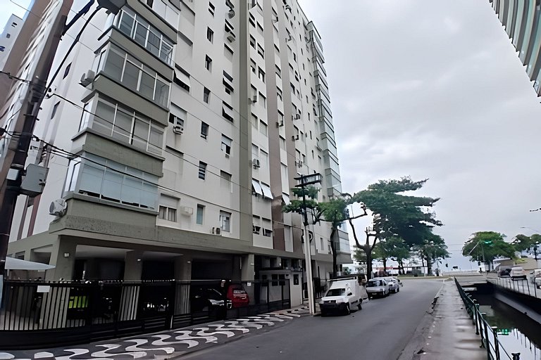 Pé na Areia: Design Moderno, Estilo e Conforto
