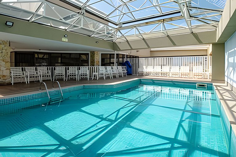Piscina Climatizada e Camareira em Pitangueiras