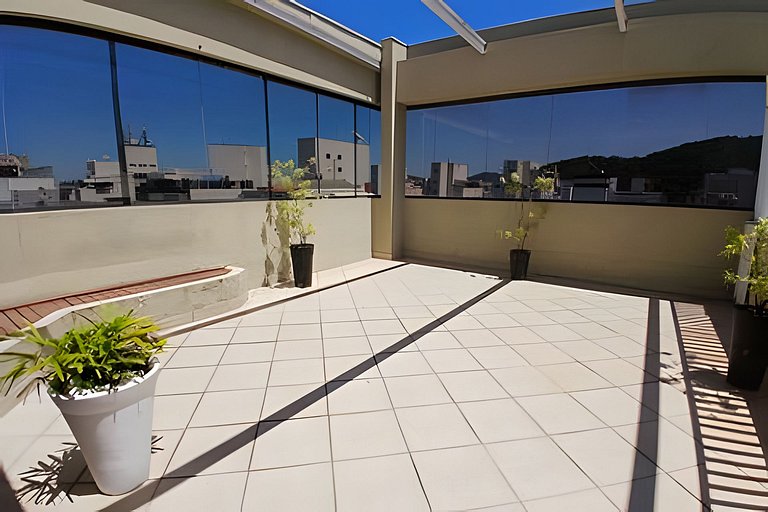 Piscina Climatizada e Camareira em Pitangueiras