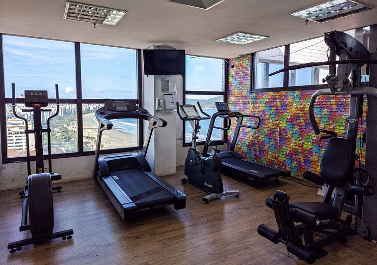 Encantador com vista mar, piscina, e wi-fi !