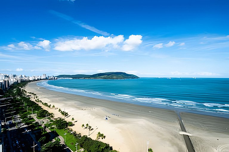 Pé na Areia • Piscina • Academia • Vista Incrível