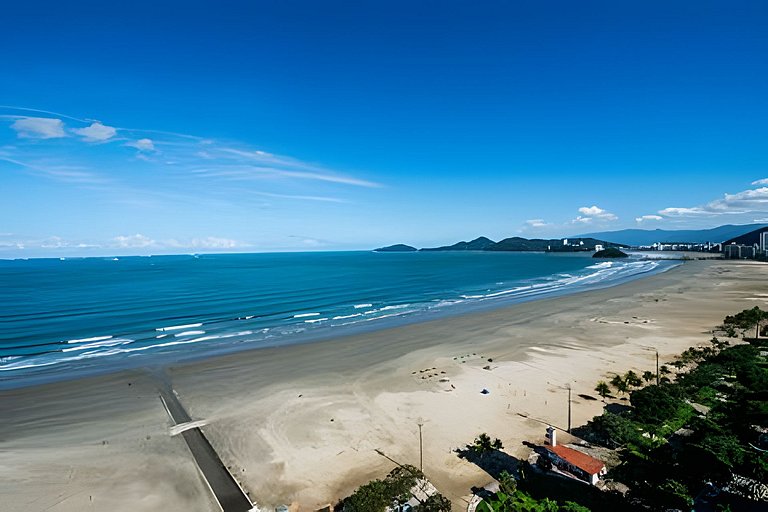 Pé na Areia • Piscina • Academia • Vista Incrível