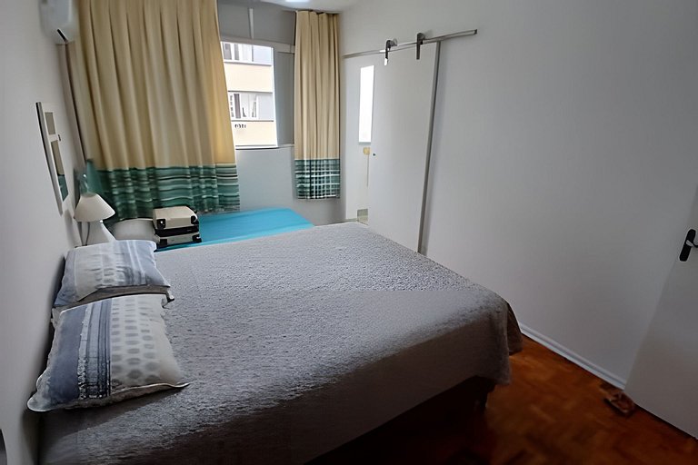 Seu Refúgio em Santos, Pé na Areia