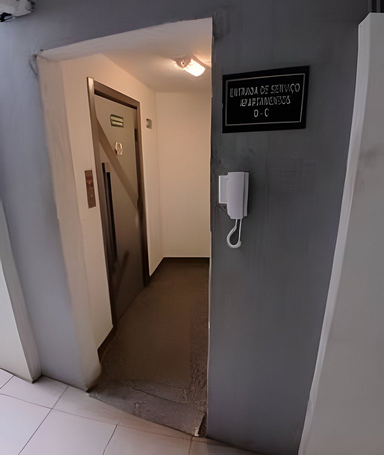 Seu Refúgio em Santos, Pé na Areia