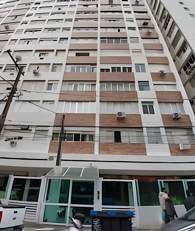 Seu Refúgio em Santos, Pé na Areia
