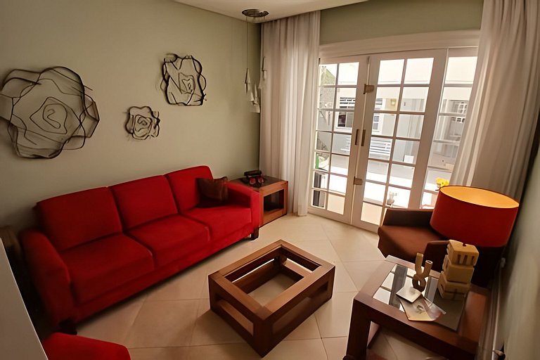 Casa quadra da praia com ar-condicionado e 2 vagas