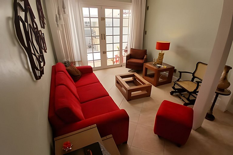 Casa quadra da praia com ar-condicionado e 2 vagas