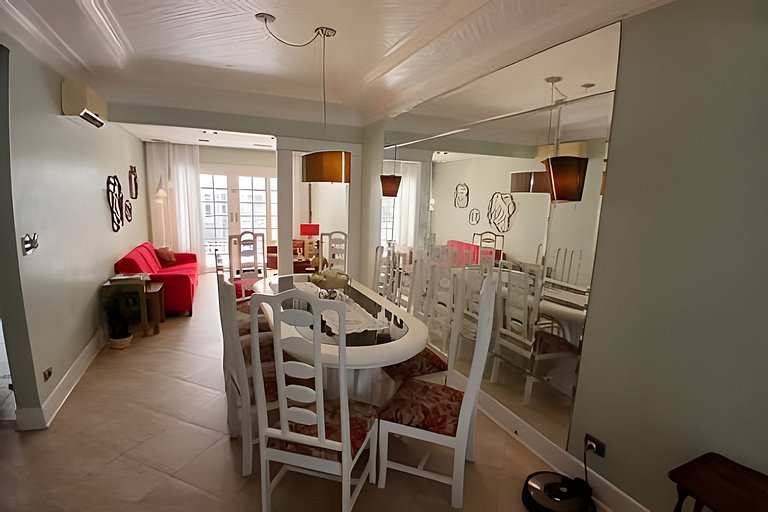 Casa quadra da praia com ar-condicionado e 2 vagas