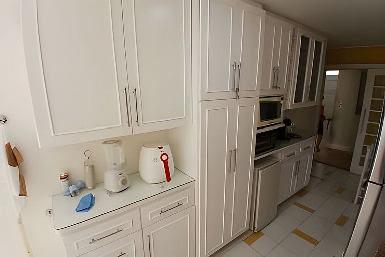 Casa quadra da praia com ar-condicionado e 2 vagas