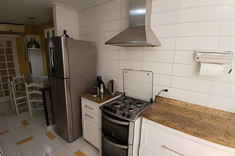 Casa quadra da praia com ar-condicionado e 2 vagas