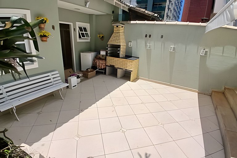 Casa quadra da praia com ar-condicionado e 2 vagas