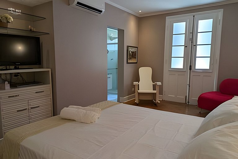 Casa quadra da praia com ar-condicionado e 2 vagas