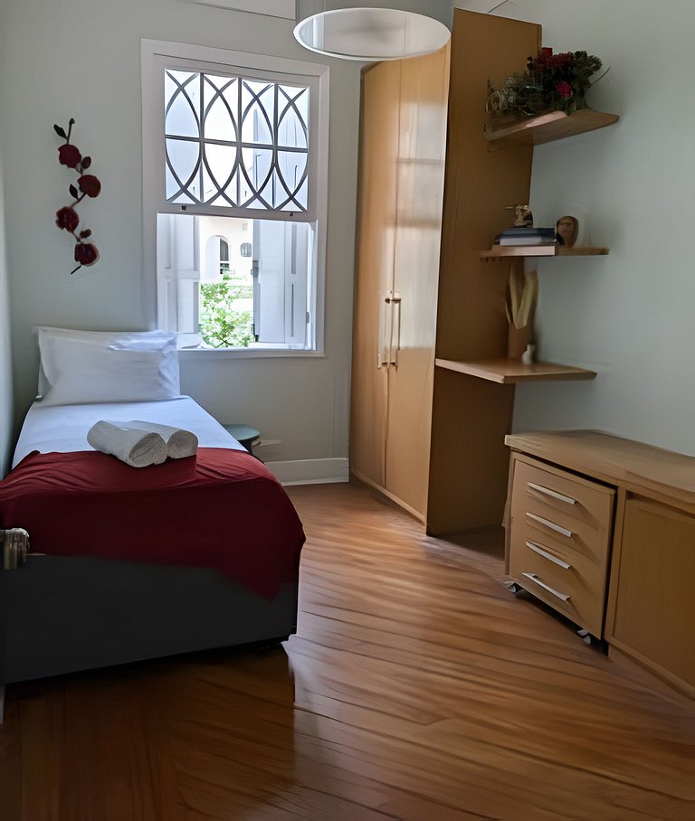 Casa quadra da praia com ar-condicionado e 2 vagas