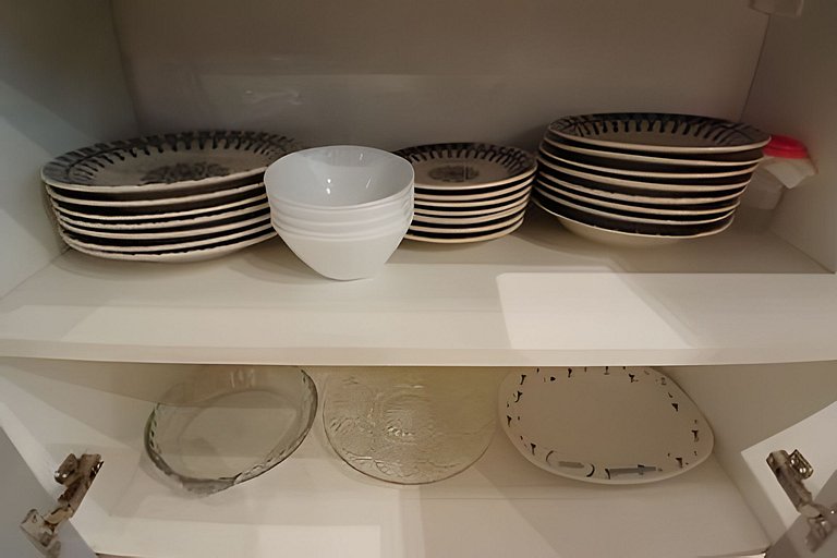 SHB - Pé na Areia em Santos: Sol, Mar e Netflix