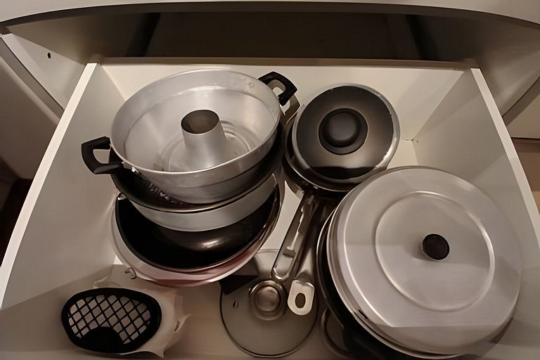 SHB - Pé na Areia em Santos: Sol, Mar e Netflix