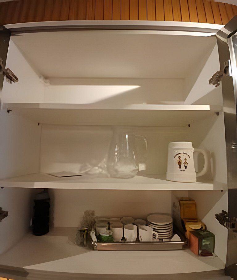 SHB - Pé na Areia em Santos: Sol, Mar e Netflix