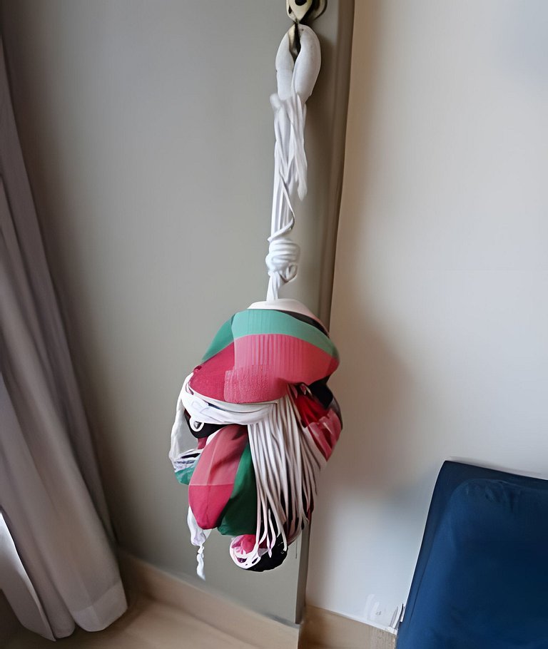 SHB - Pé na Areia em Santos: Sol, Mar e Netflix