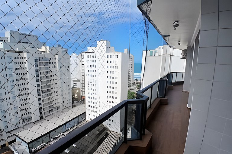 SHB • Piscina | 4 quartos | Sacada | Pitangueiras