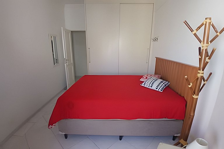 SHB • Piscina | 4 quartos | Sacada | Pitangueiras