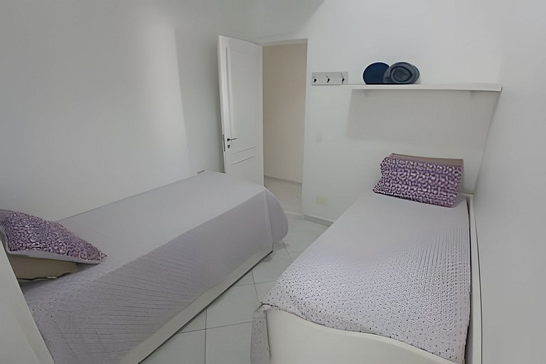 SHB • Piscina | 4 quartos | Sacada | Pitangueiras