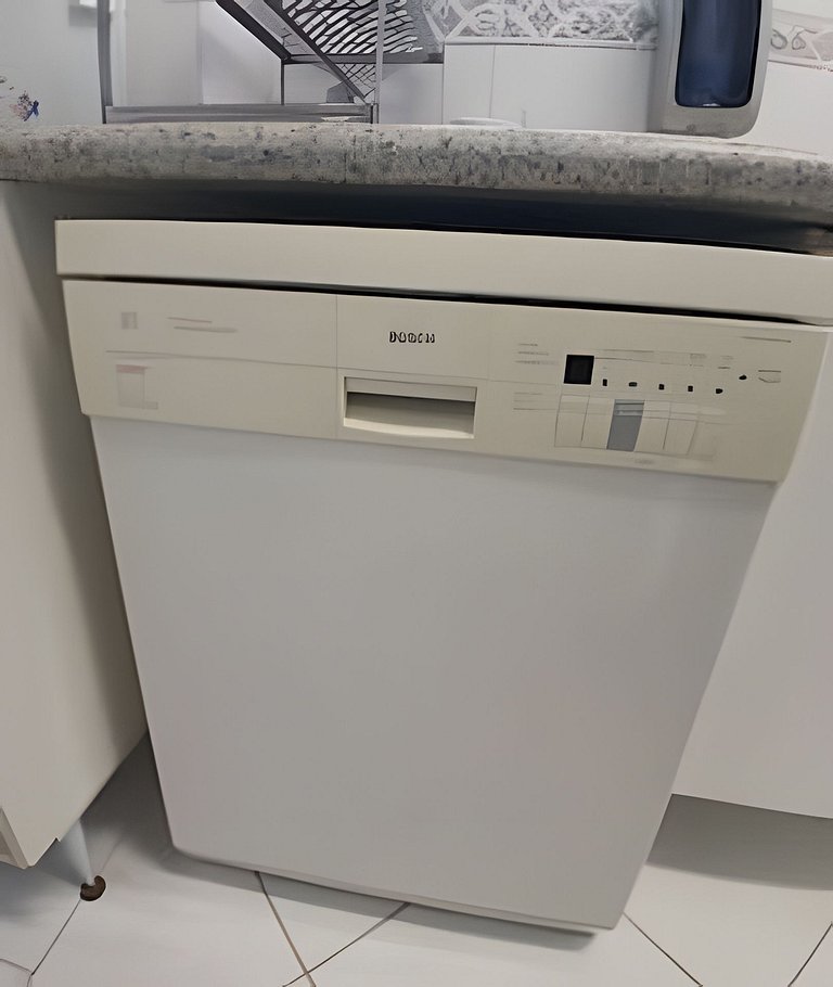 SHB • Piscina | 4 quartos | Sacada | Pitangueiras