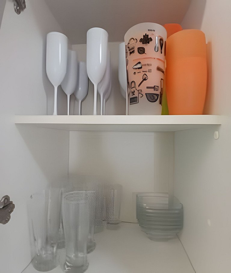 SHB • Piscina | 4 quartos | Sacada | Pitangueiras