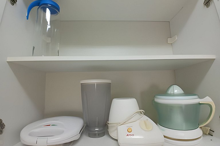 SHB • Piscina | 4 quartos | Sacada | Pitangueiras