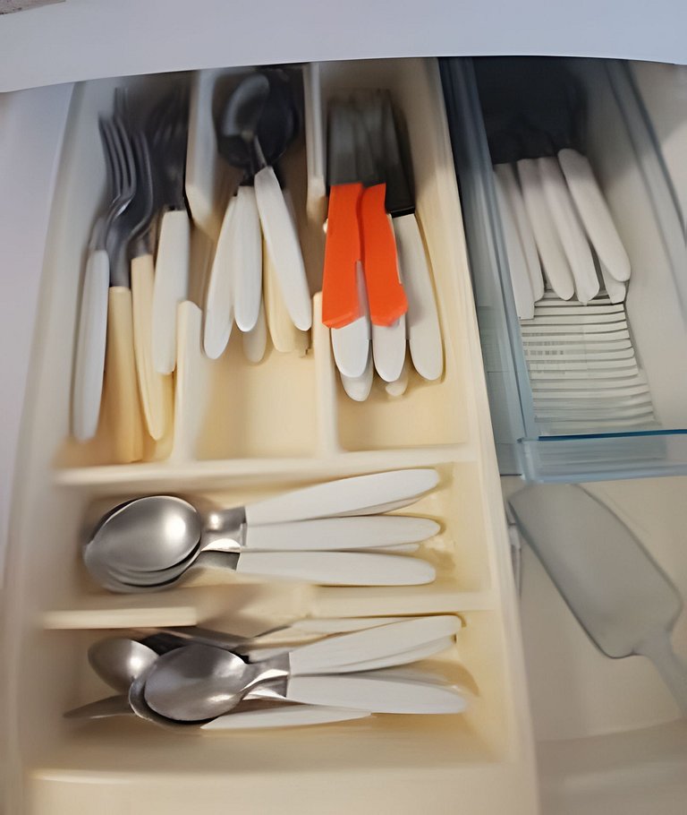 SHB • Piscina | 4 quartos | Sacada | Pitangueiras