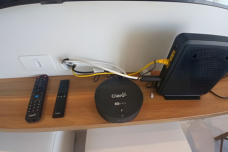 SHB • Piscina | 4 quartos | Sacada | Pitangueiras