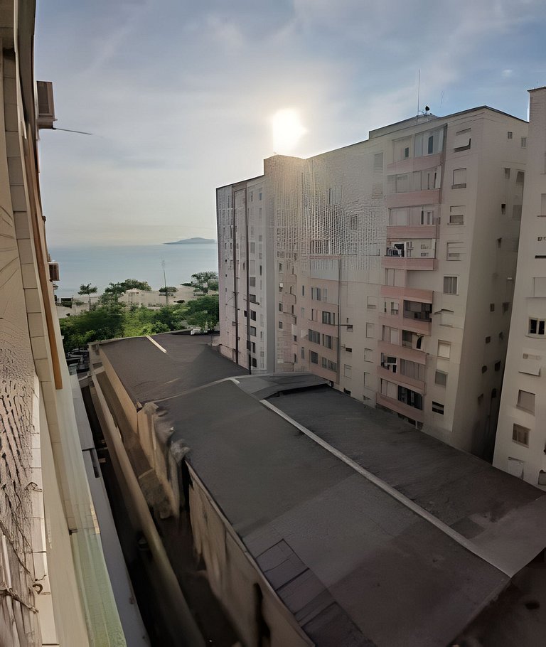 SHB • Pé na areia | Studio | Comércios