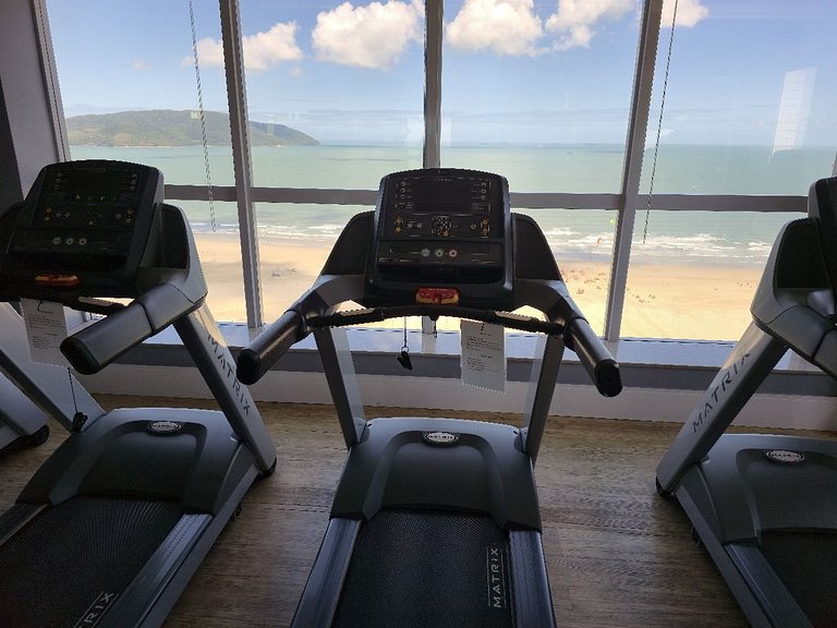 SHB • Gonzaga | Lazer Completo | 200m Praia