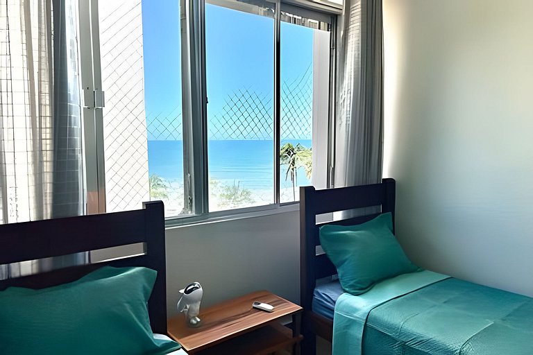 Pé na areia, serv. praia, vista mar - Pitangueiras